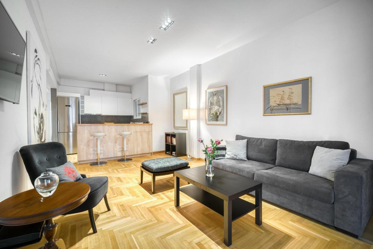Delightful Stylish Two Bedroom Condo In Hip Area Of Central Atenas Exterior foto