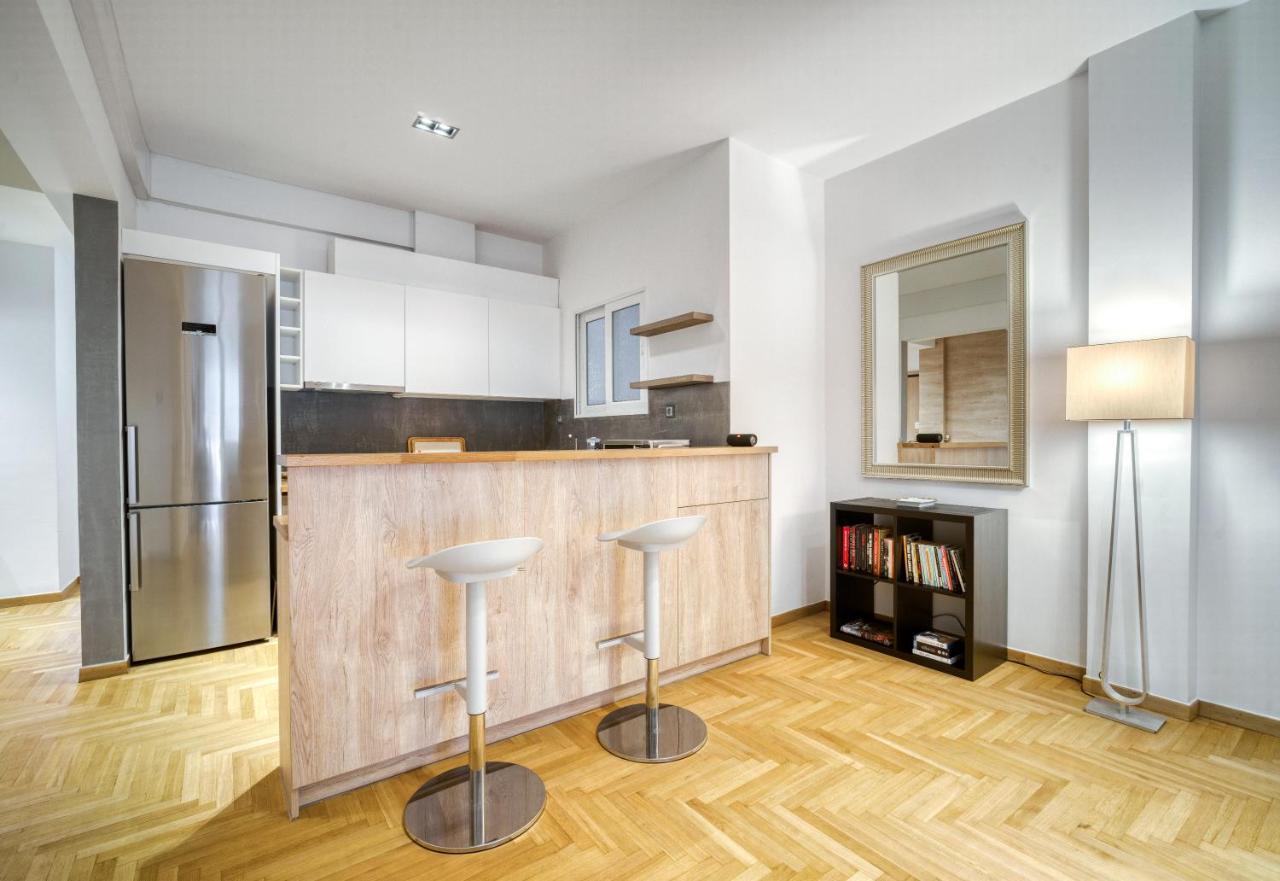 Delightful Stylish Two Bedroom Condo In Hip Area Of Central Atenas Exterior foto