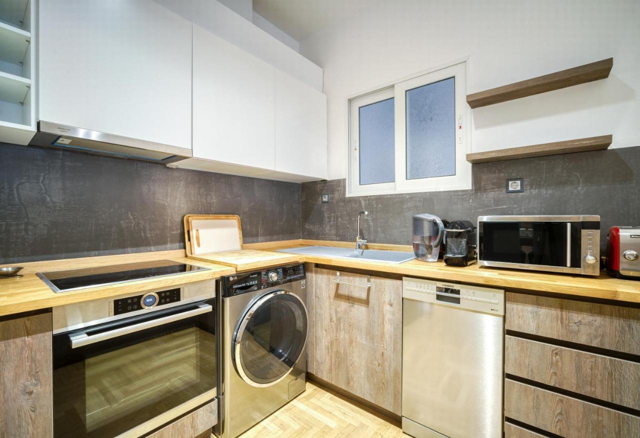 Delightful Stylish Two Bedroom Condo In Hip Area Of Central Atenas Exterior foto
