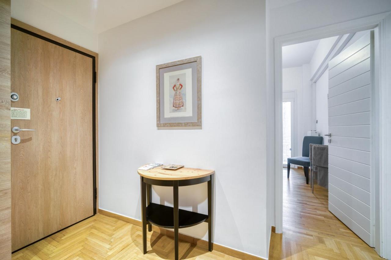Delightful Stylish Two Bedroom Condo In Hip Area Of Central Atenas Exterior foto