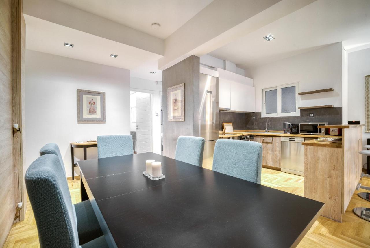 Delightful Stylish Two Bedroom Condo In Hip Area Of Central Atenas Exterior foto